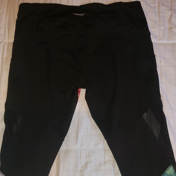 ACX Active Capris EUC - Picture 2 of 4